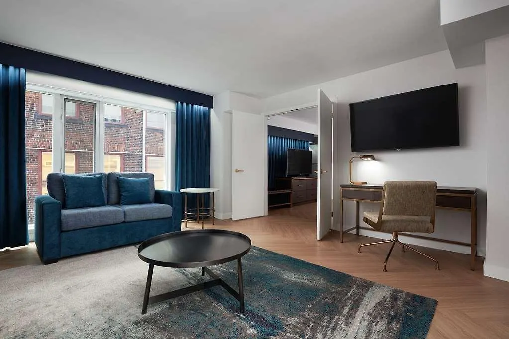 Pantages Hotel Toronto Centre