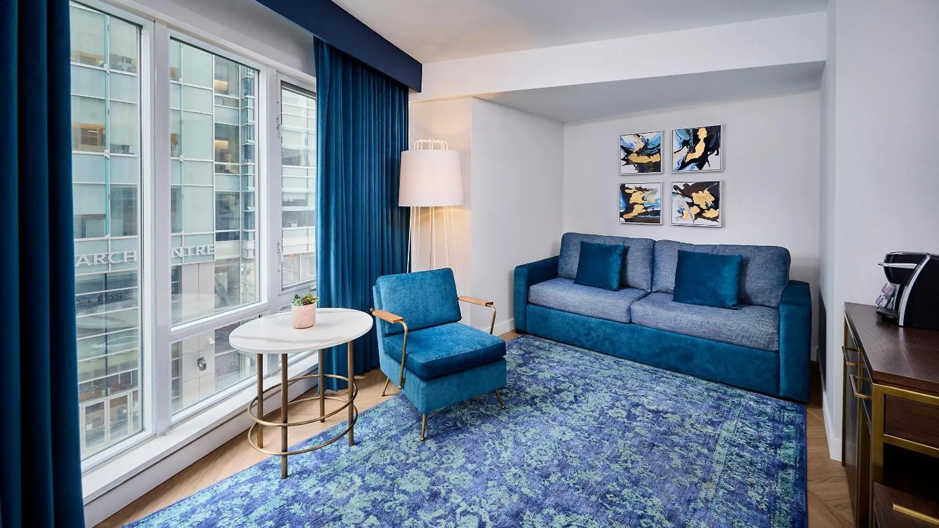Pantages Hotel Toronto Centre