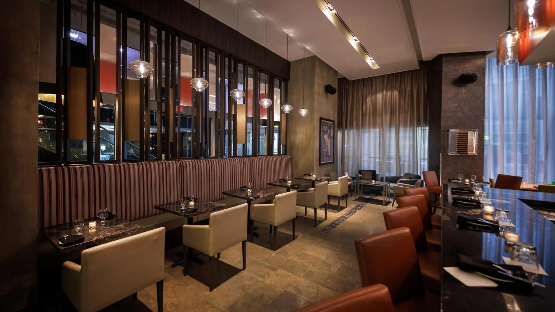 Pantages Hotel Toronto Centre