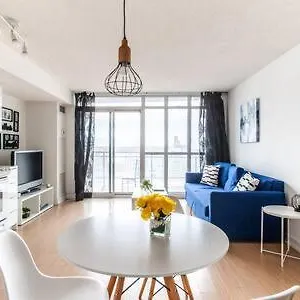 Luxurious With A Lake View Toronto