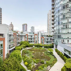 gardenview-modern-condo-with-parking-gym-pool-ac.vancouver-hotels-bc.net/