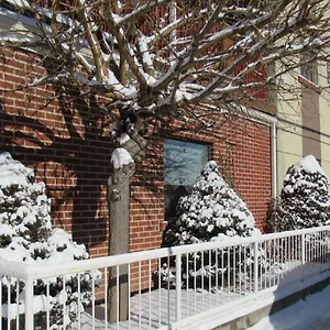 dovercourt-village-mews.niagara-fallshotels.com/
